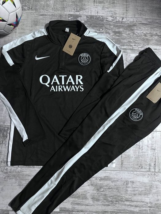 *NOU* compleu/trening negru si alb PSG