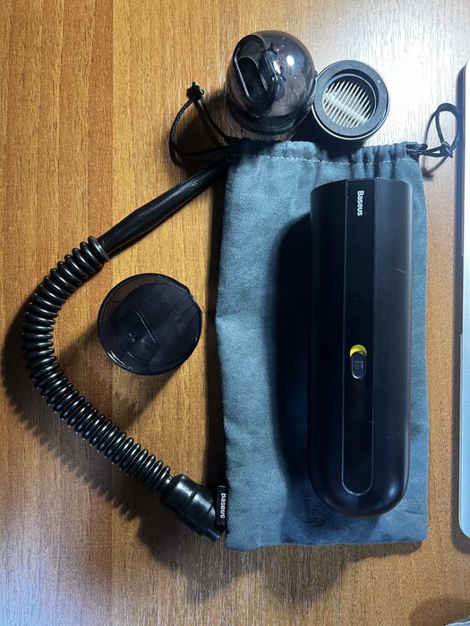 Автомобильный пылесос