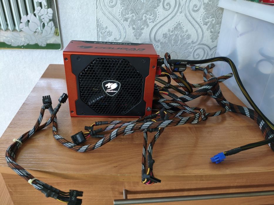 Продам Cougar CMX 1200