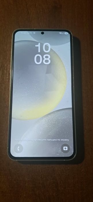 Samsung S24.              !