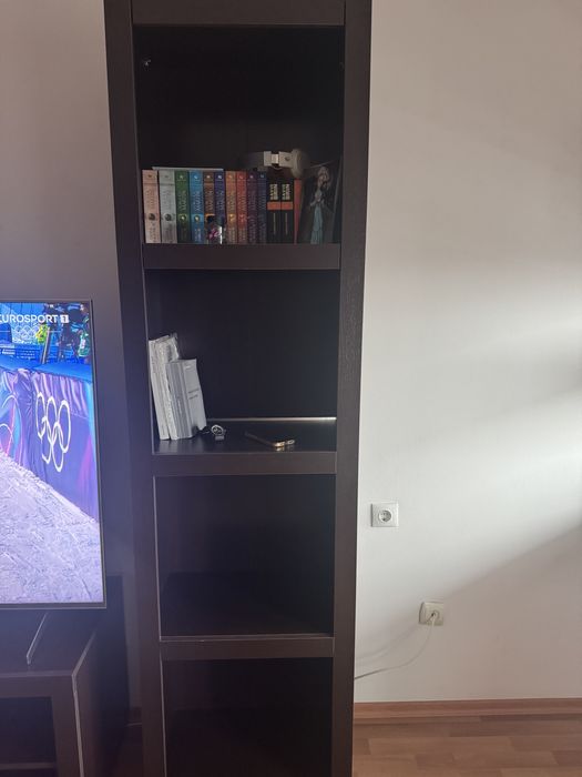 Mobila living biblioteca si comoda TV