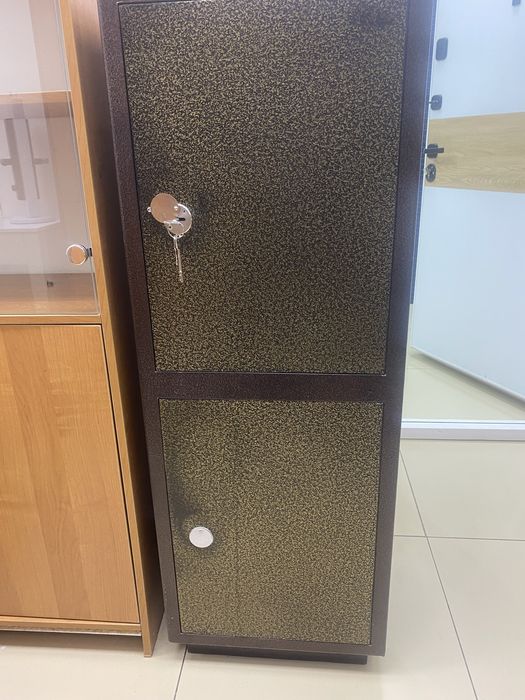 Металлический сейф