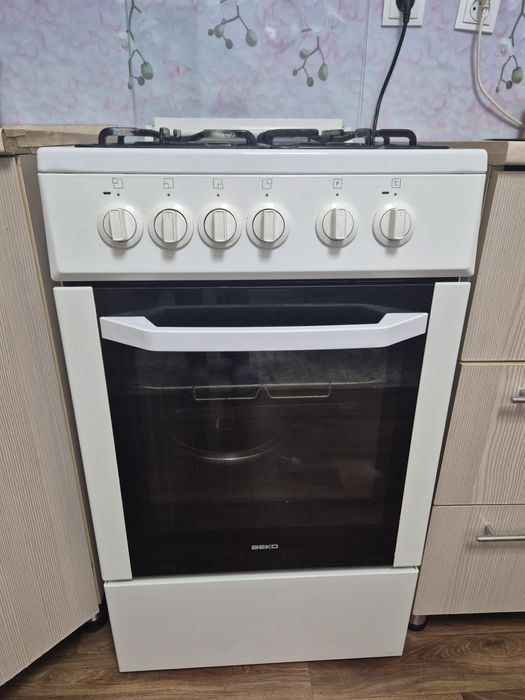 Продам газовую плиту