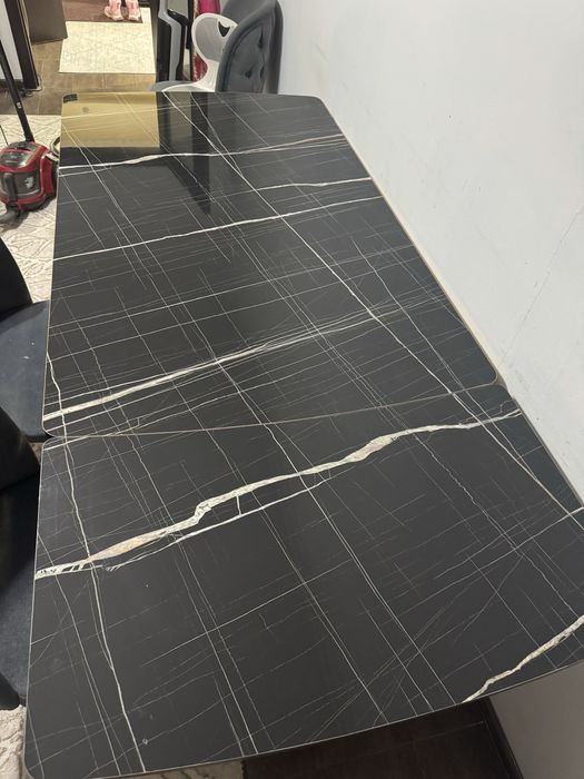 Кухонный стол со стульями