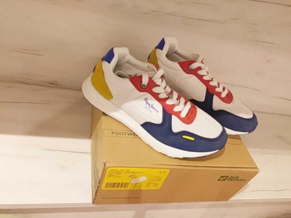 Детски оригинални маратонки на размер 39 цена 80лв.