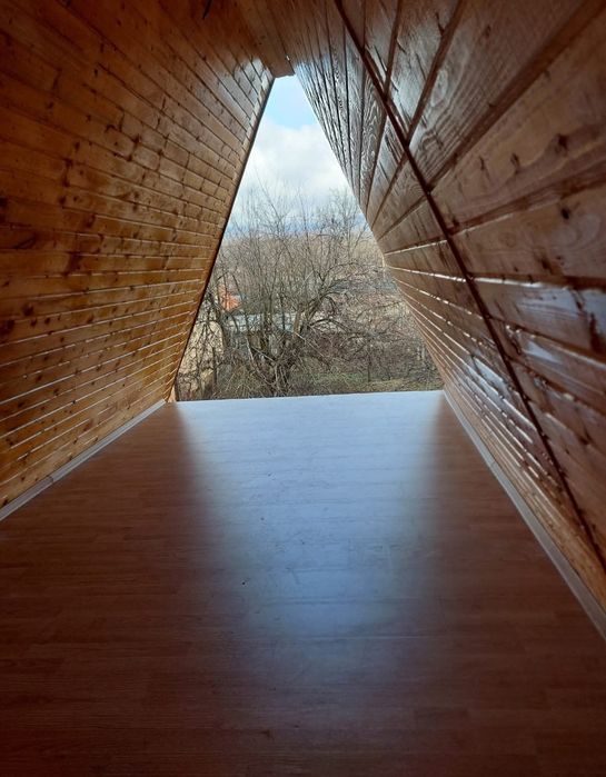 Vindem cabane tip A-frame