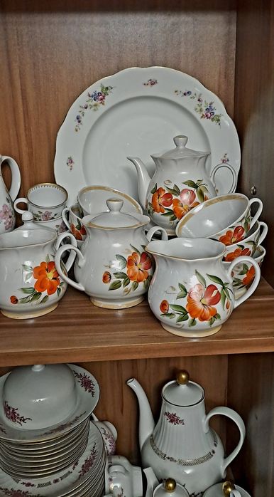 Продам фарфоровые сервизы