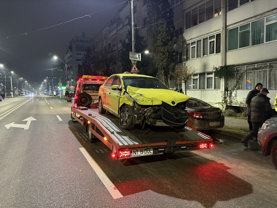 Tractari Auto Roman Avariate Accidente Platforma  24/7 Depanare Auto