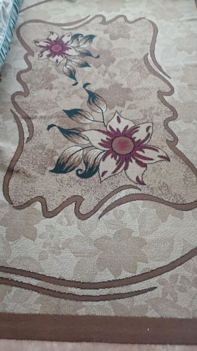 Ковер б/у в хорошем состояний