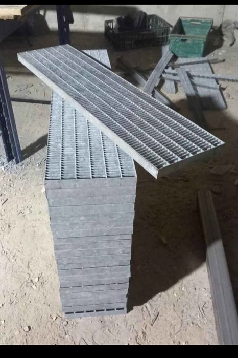Gratare zincate la diferite dimensiuni debitam la dimensiunea dorită d