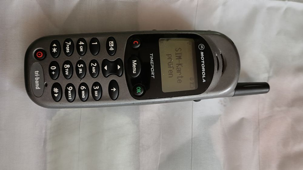 Motorola Timeport L7089 Triband – ретро телефон с кутия