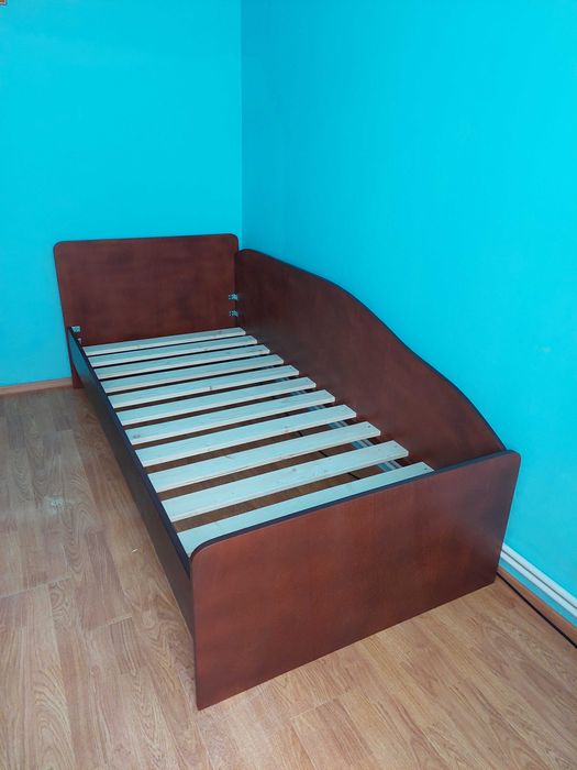 TRANSPORT GRATUIT.Pat single din lemn masiv.Cod 119