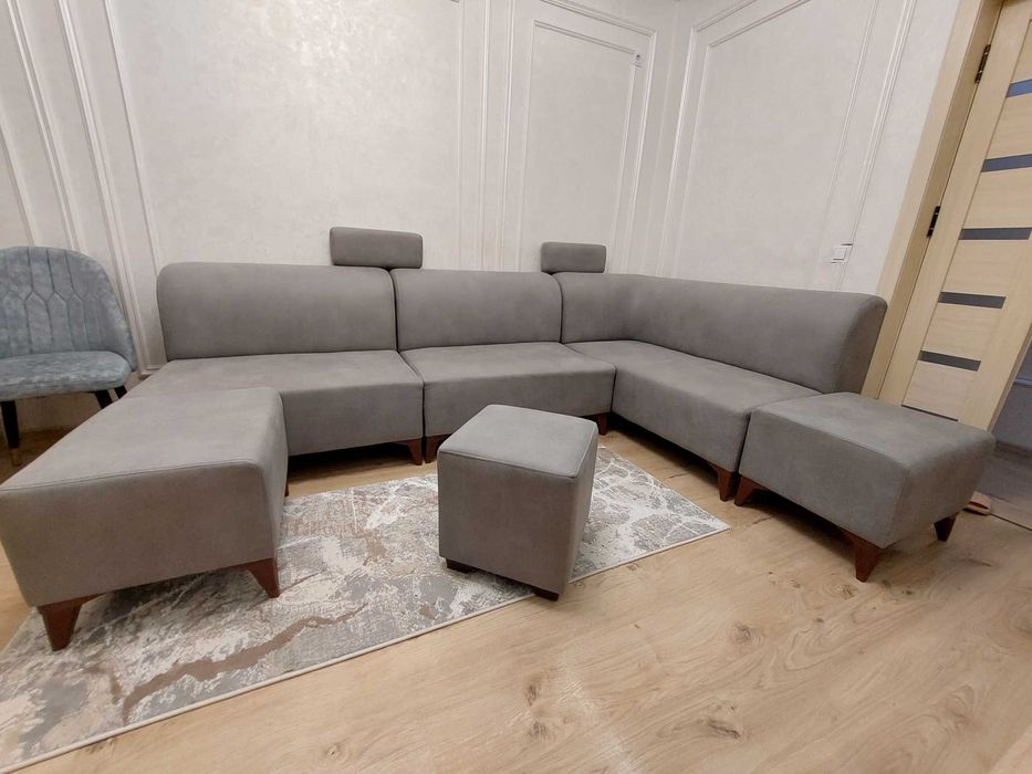 Уголок с 3 пуфиками