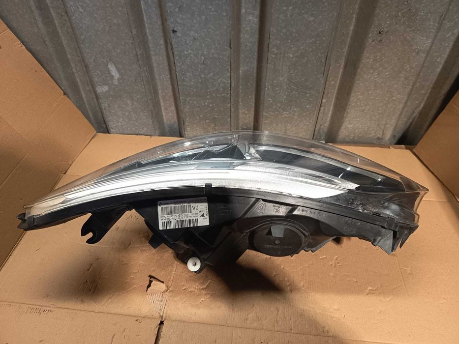 far stanga renault captur