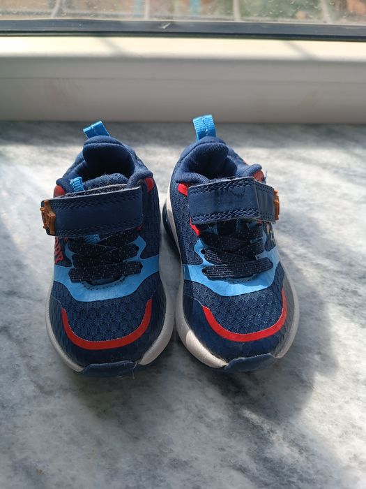 Обувь фирменная в идеальном состоянии