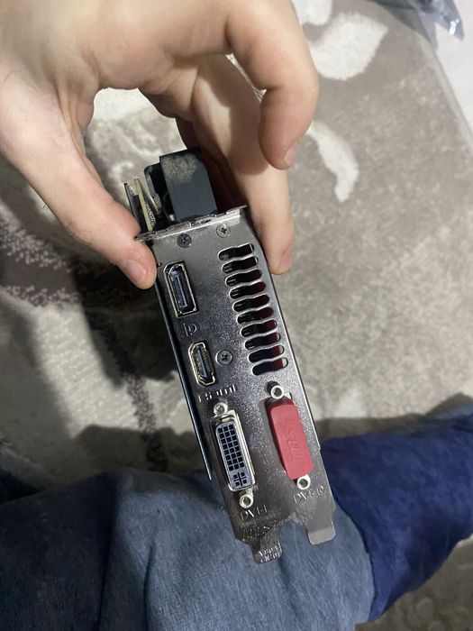 Placă video AMD Radeon R9 380 – 4GB GDDR5