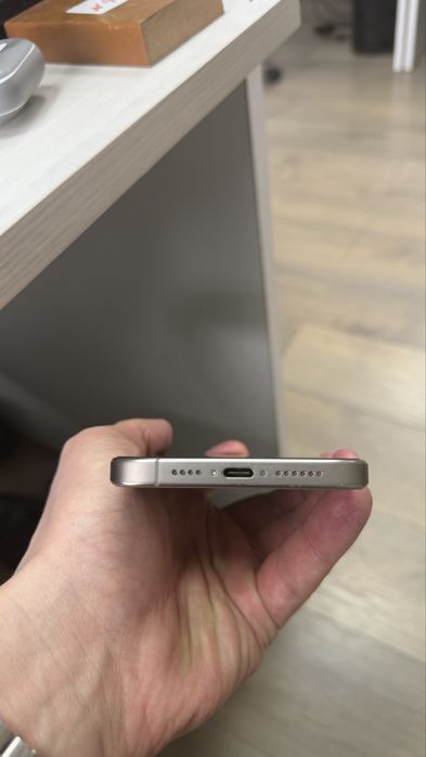 iPhone 15 Pro Max 1TB Titanium Gray