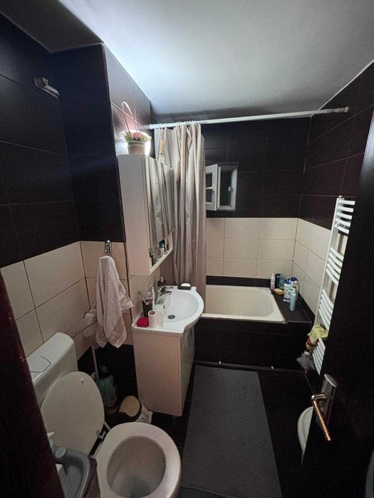 Vând apartament, 2 camere, decomandat, cartier Alfa