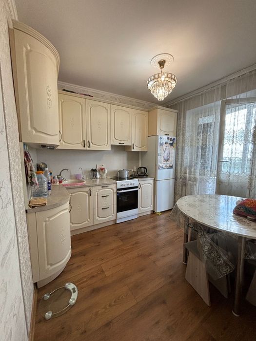 Продам 5 комнатную квартиру