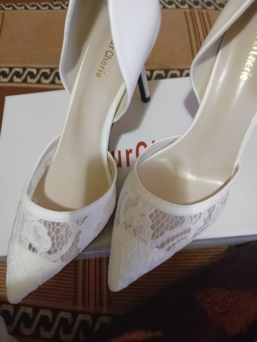 Pantofi marimea 40