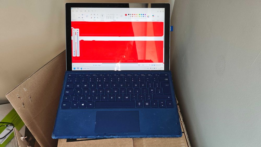 Tableta Windows Surface Pro 7 si laptop Chromebook Acer 513