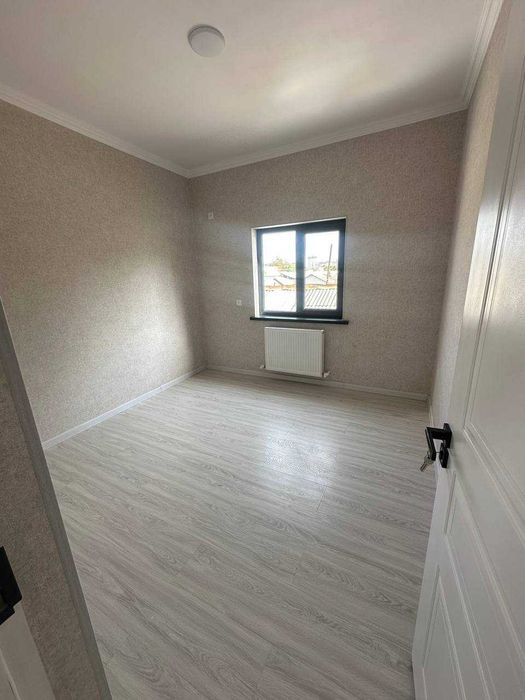 улица Байсунска 3-х комнатная квартира на земле общий двор, двухэтажка