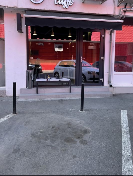 De vanzare -Disponibil cum este in poze amenajat,sau gol.