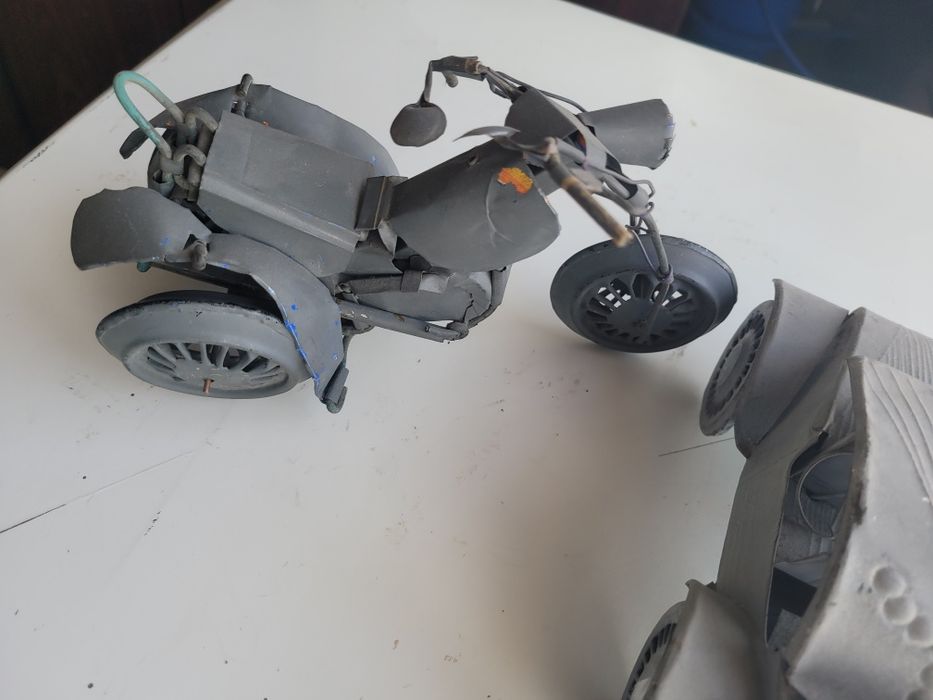 Modele masina si motocicleta aeromodelism