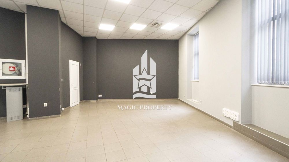 Дава се под наем Офис в Бургас, Център - 117 кв.м за 850 € - Снимка #1