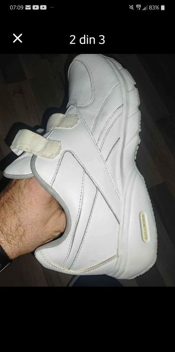 Vând adidași marca Reebok