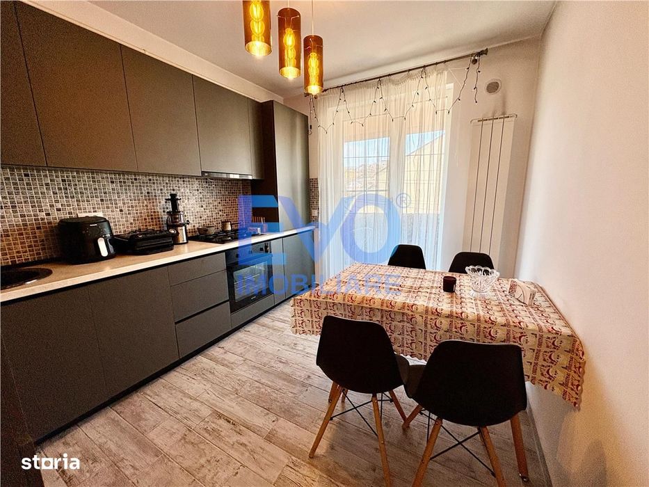 Apartament cu 3 camere, prima inchiriere, geam la baie, zona Rediu