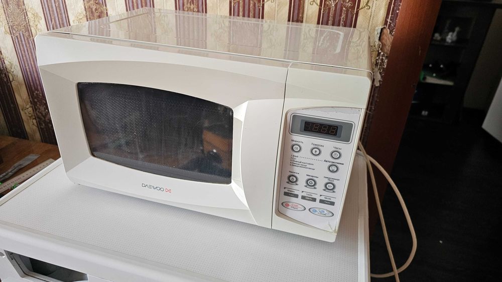 Микроволновка DAEWOO 700W