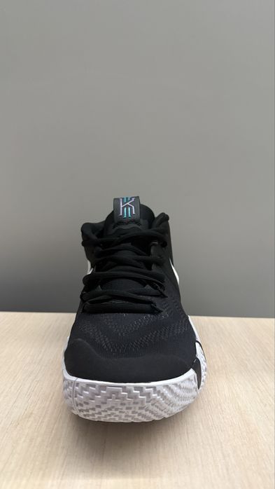 баскетбольные кроссовки