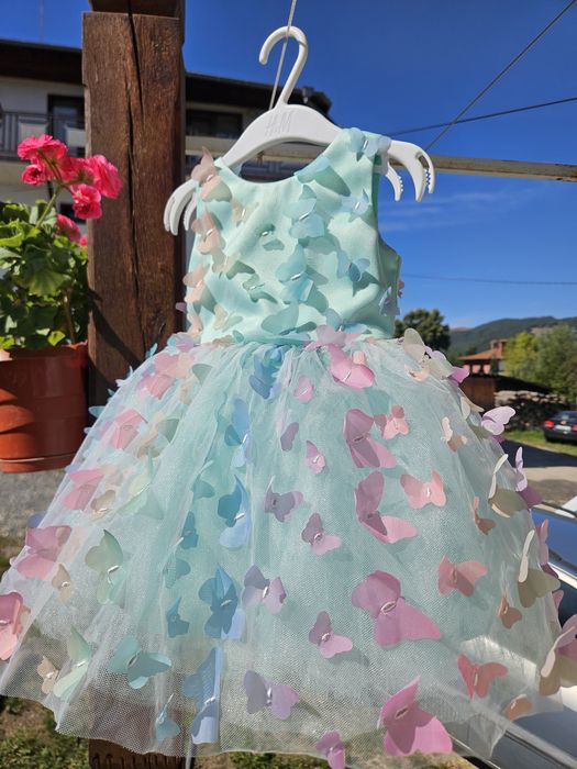 Рокля за момиче с пеперуди в ментов цвят Petite Fleur