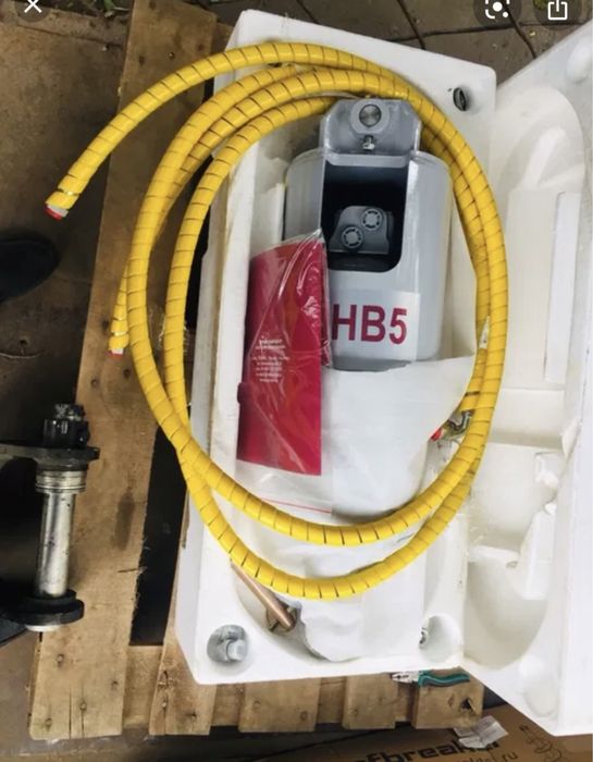 Ямо-бур на экскаватор-погрузчик