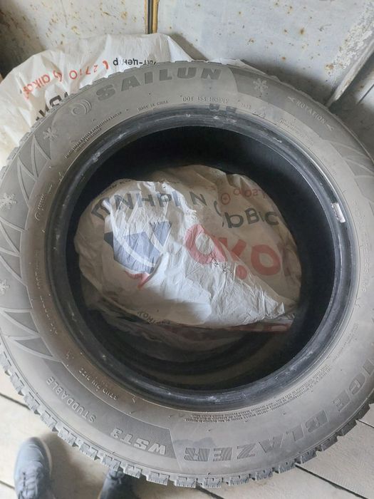 Продам резины б/у 215/60/17