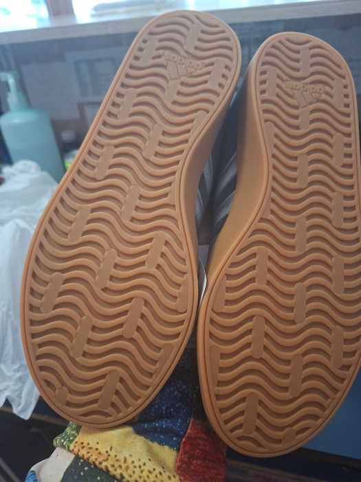 Продавам спортни обувки  Аdidas
