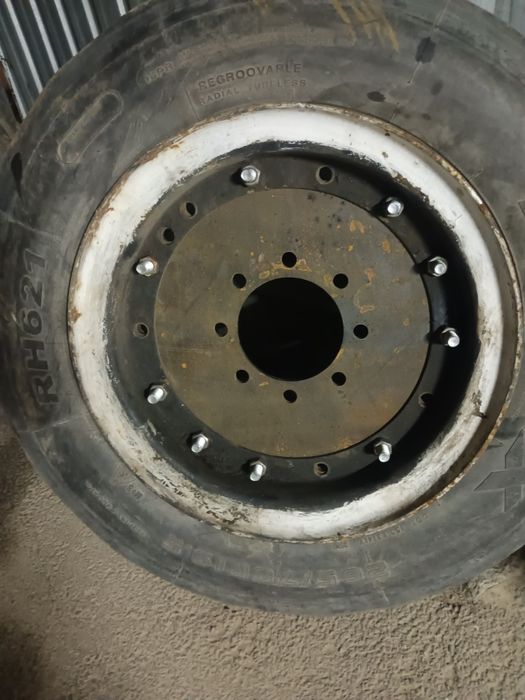 Шины на ПТС 4, срочно