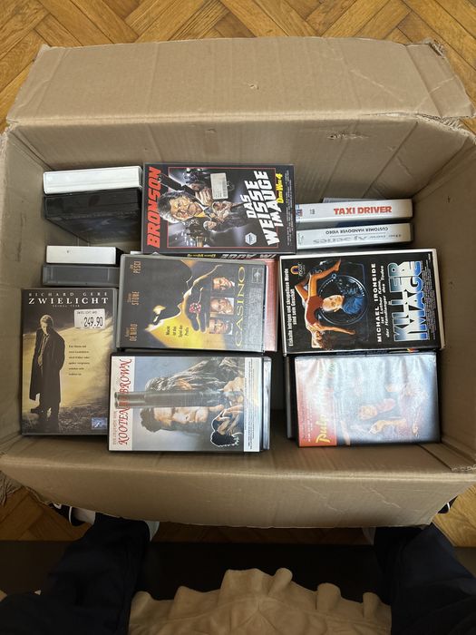 Casete video de vanzare