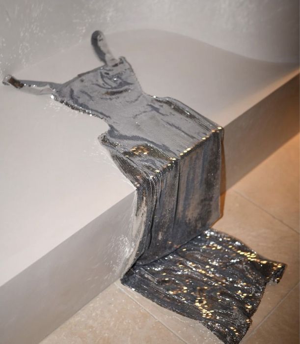 Рокля модел на Meshki