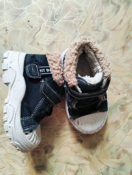 Обувь на мальчика 24-25 размера