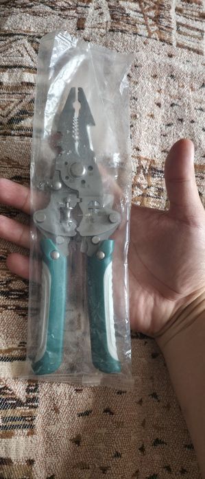 Плоскогубцы новые