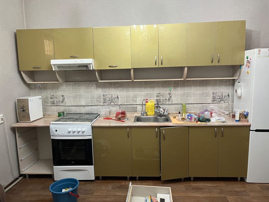 Продается горка,шкафы,двери дешево