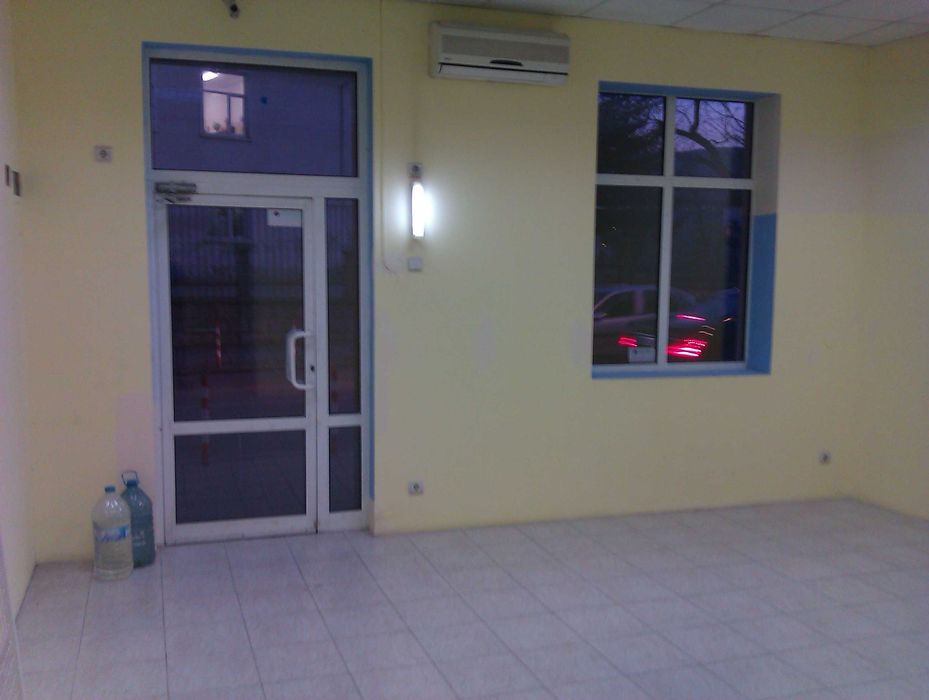 Дава се под наем Магазин в Шумен, Боян Българанов 2 - 52 кв.м за 255 € - Снимка #3