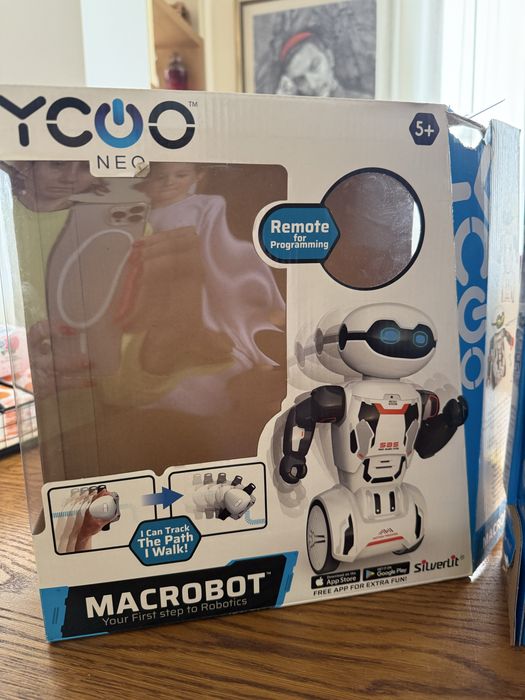 YCOO NEO MACROBOT детски робот