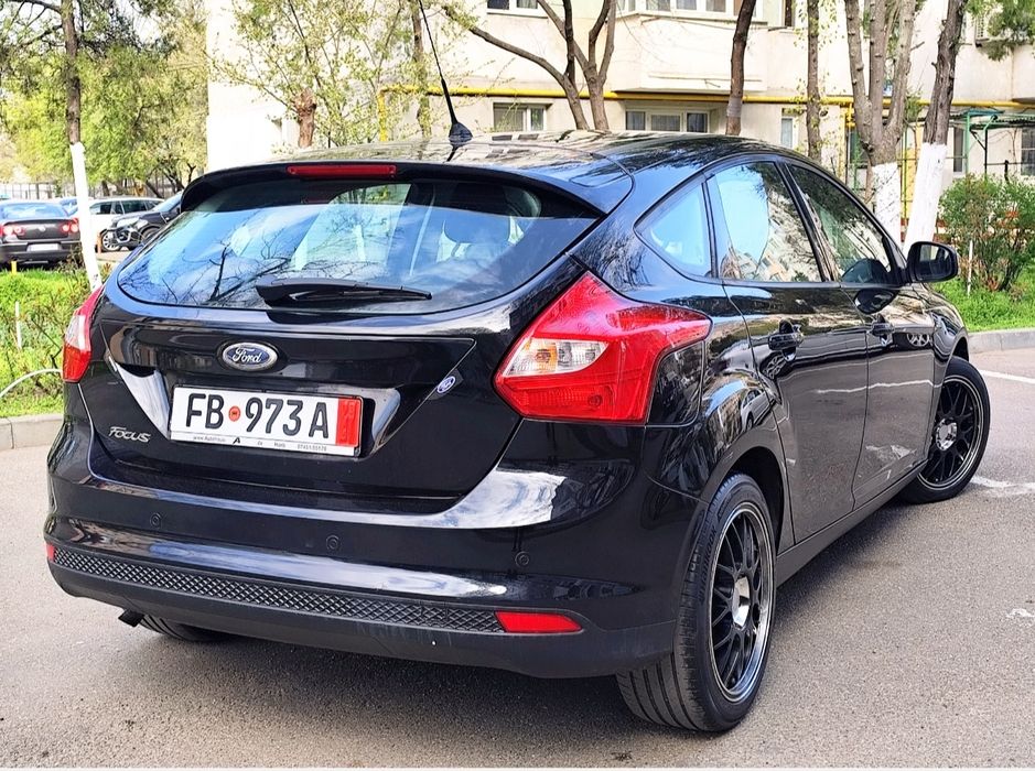 FORD Focus 2011 — imagine 5