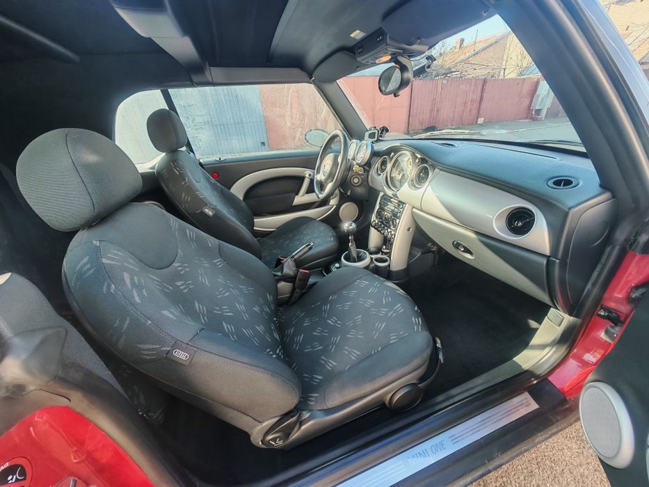 Mini Cooper One Cabrio, 145.000 km, 2008, foarte  întreținut.