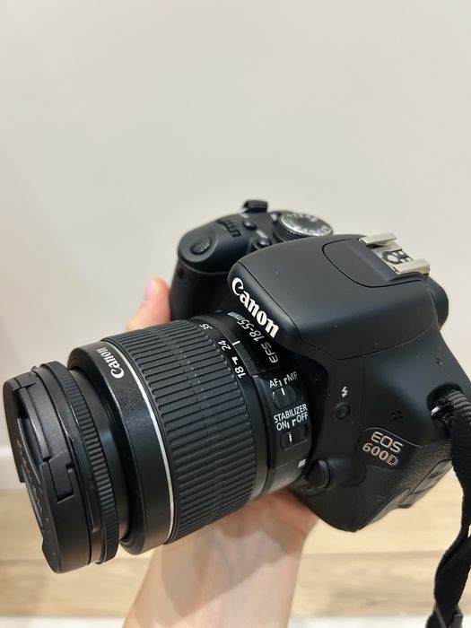 Продается Фотокамера Canon EOS 600D