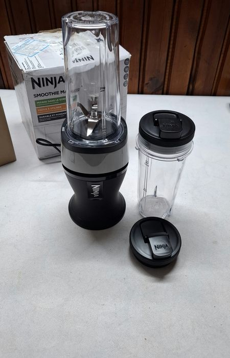 Смути Блендер Ninja QB3001, 700W, 2 контейнера× 470 мл,Tritan 2 капака