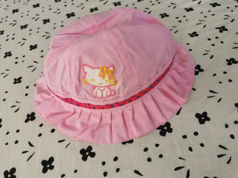 Детска шапка идиотка